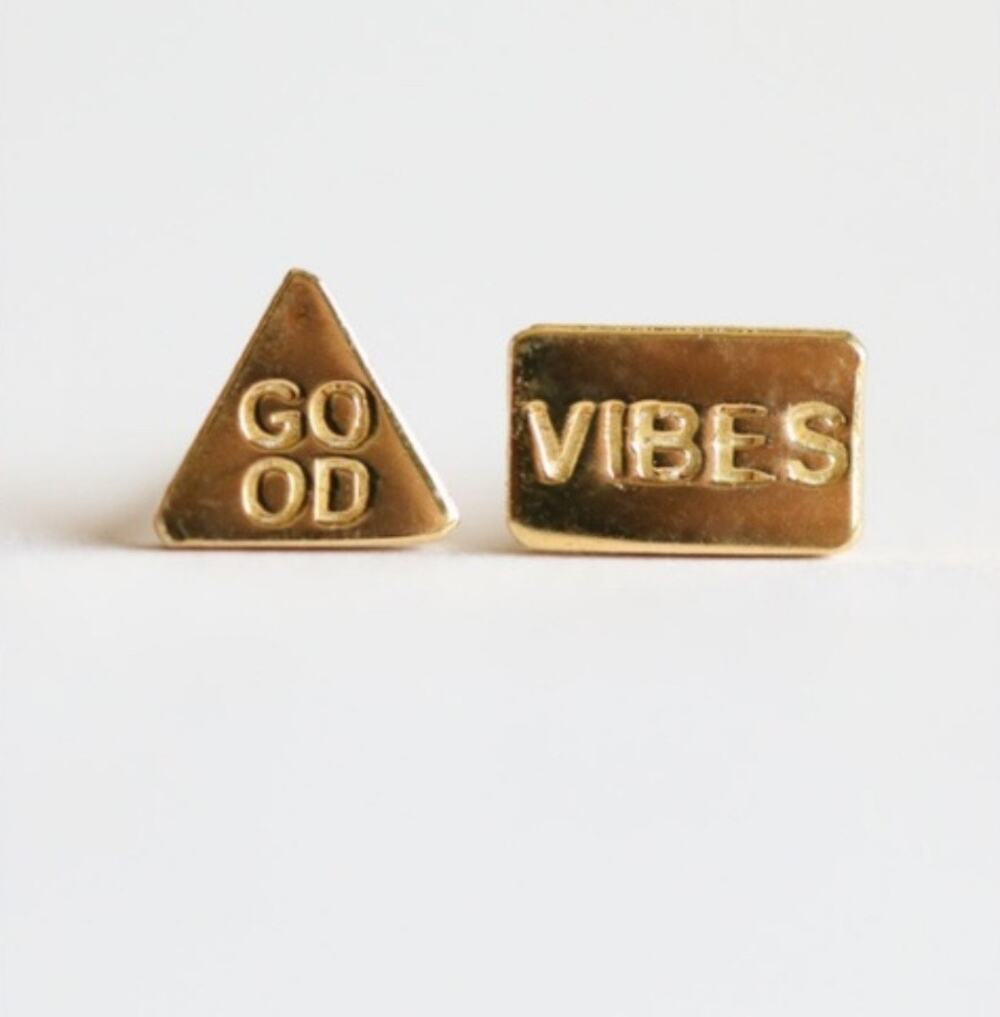 NEW ANTHROPOLOGIE 18kt Gold Vemeil Good Vibes Stud Earring Set Pair Jewelry